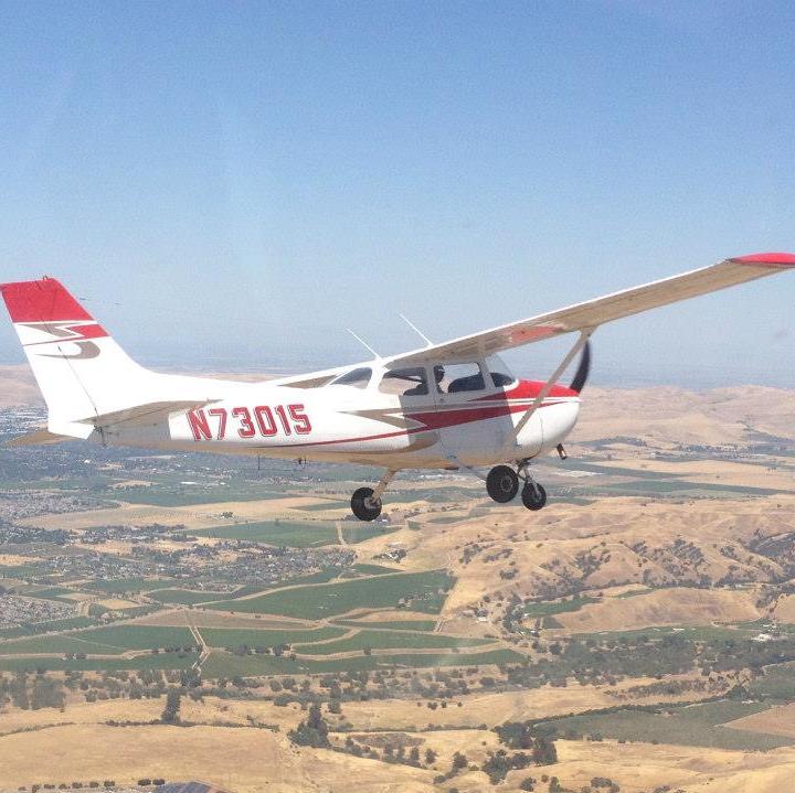N73015 in flight in Northern California.